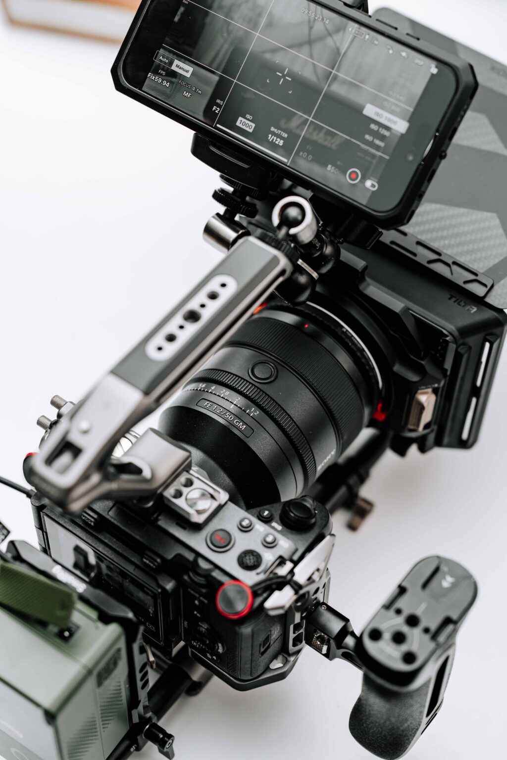 Camera Comparisons Canon vs Sony for Filmmaking: Which Is Better? DSLR vs Mirrorless Cameras for Video
