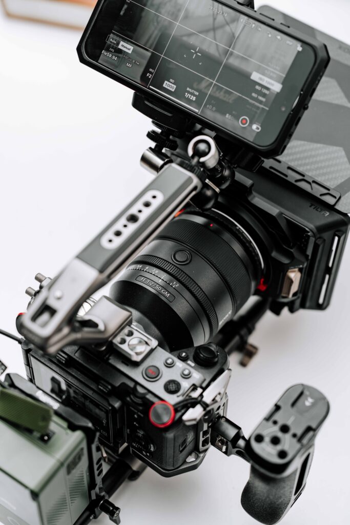 Camera Comparisons Canon vs Sony for Filmmaking: Which Is Better? DSLR vs Mirrorless Cameras for Video